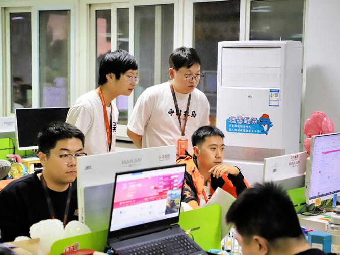 孙颖,公司经营范围包括:软件开发及信息咨询服务;食品(按